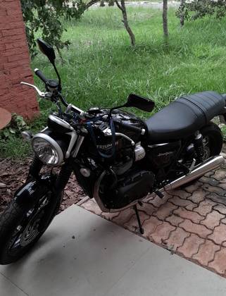TRIUMPH STREET TWIN TRIUMPH STREET TWIN
